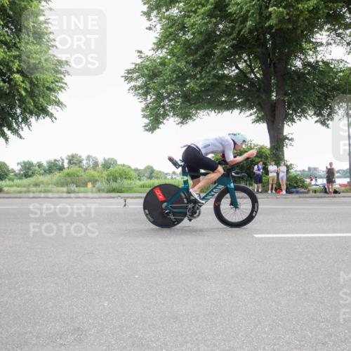 15.06.2025 - 7 Türme Triathlon Yannick Fuchs http://msf.ph/oto/7985653 15.06.2025 11:26:03 Radfahren  meine-sportfotos.de