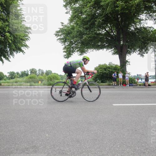 15.06.2025 - 7 Türme Triathlon Yannick Fuchs http://msf.ph/oto/7985658 15.06.2025 11:26:28 Radfahren 223, 281 meine-sportfotos.de