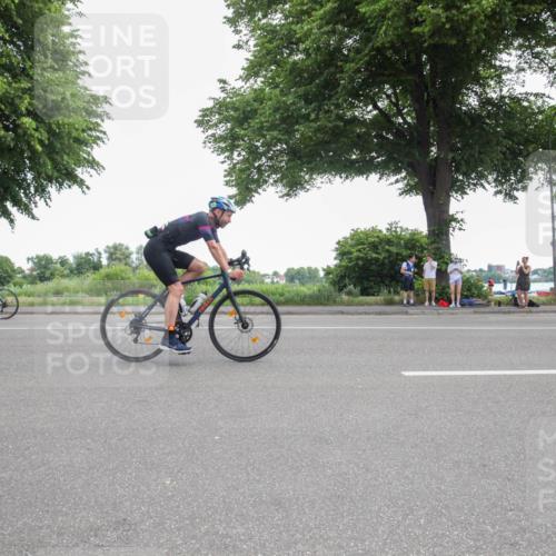 15.06.2025 - 7 Türme Triathlon Yannick Fuchs http://msf.ph/oto/7985660 15.06.2025 11:26:30 Radfahren 213, 223, 281 meine-sportfotos.de