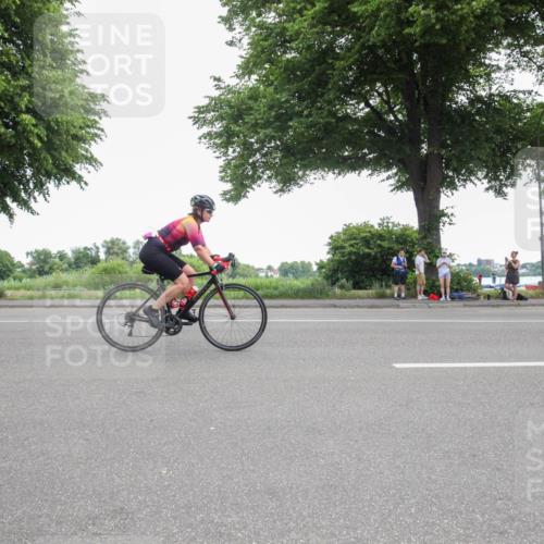 15.06.2025 - 7 Türme Triathlon Yannick Fuchs http://msf.ph/oto/7985667 15.06.2025 11:26:32 Radfahren 213, 223 meine-sportfotos.de
