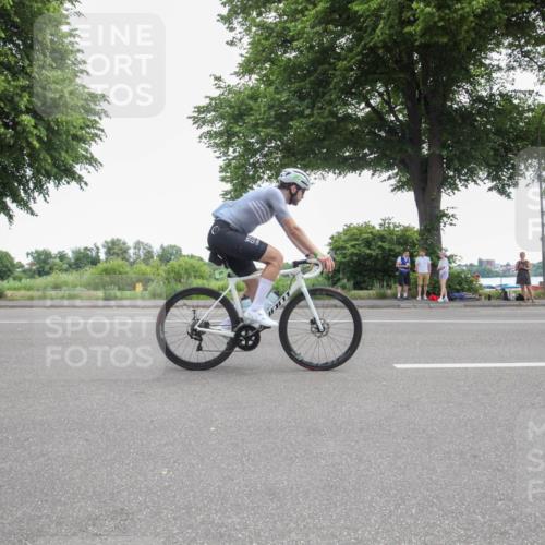 15.06.2025 - 7 Türme Triathlon Yannick Fuchs http://msf.ph/oto/7985689 15.06.2025 11:30:43 Radfahren 277 meine-sportfotos.de