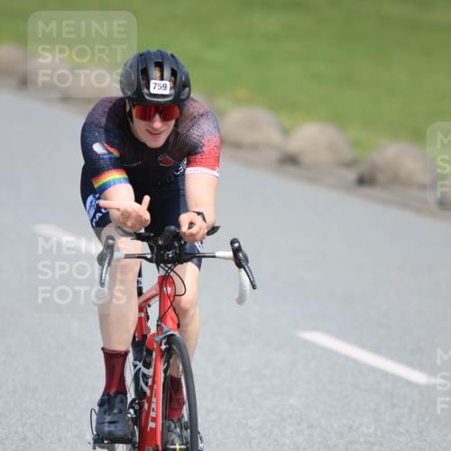 15.06.2025 - 27. Vierlanden-Triathlon H.Heesch http://msf.ph/oto/7985707 15.06.2025 11:31:36 Radfahren 652, 682, 759, 838, 956, 957 meine-sportfotos.de