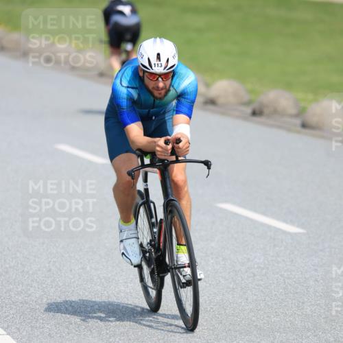 15.06.2025 - 27. Vierlanden-Triathlon H.Heesch http://msf.ph/oto/7985715 15.06.2025 11:31:54 Radfahren 113, 761, 898, 913 meine-sportfotos.de