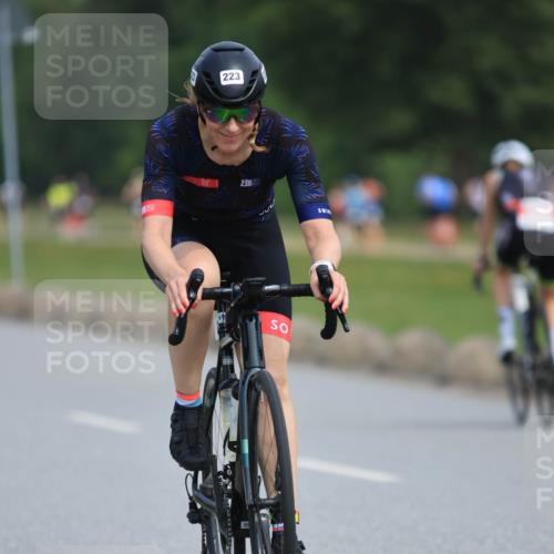 15.06.2025 - 27. Vierlanden-Triathlon H.Heesch http://msf.ph/oto/7985721 15.06.2025 11:06:11 Radfahren 16, 206, 220, 223, 697, 705, 760 meine-sportfotos.de
