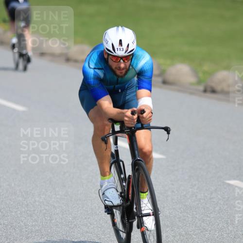 15.06.2025 - 27. Vierlanden-Triathlon H.Heesch http://msf.ph/oto/7985722 15.06.2025 11:31:54 Radfahren 113, 761, 898, 913 meine-sportfotos.de