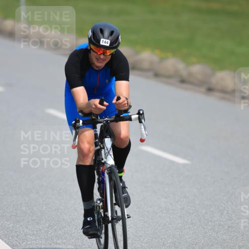 15.06.2025 - 27. Vierlanden-Triathlon H.Heesch http://msf.ph/oto/7985753 15.06.2025 11:32:05 Radfahren 144, 892, 959 meine-sportfotos.de