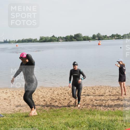 21.06.2025 - 27. Vierlanden-Triathlon MichiJ http://msf.ph/oto/7985757 15.06.2026 09:10:26 Schwimmen 213, 218, 250 meine-sportfotos.de
