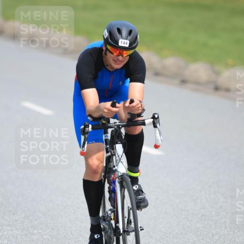 15.06.2025 - 27. Vierlanden-Triathlon H.Heesch http://msf.ph/oto/7985758 15.06.2025 11:32:05 Radfahren 144, 892, 959 meine-sportfotos.de
