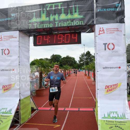 15.06.2025 - 7 Türme Triathlon Michael Strokosch http://msf.ph/oto/7985769 15.06.2025 14:19:04 Ziel 604 meine-sportfotos.de
