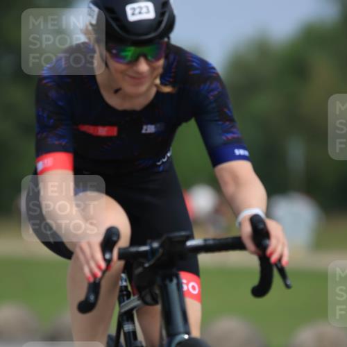 15.06.2025 - 27. Vierlanden-Triathlon H.Heesch http://msf.ph/oto/7985776 15.06.2025 11:06:12 Radfahren 16, 206, 223, 697, 705, 760 meine-sportfotos.de