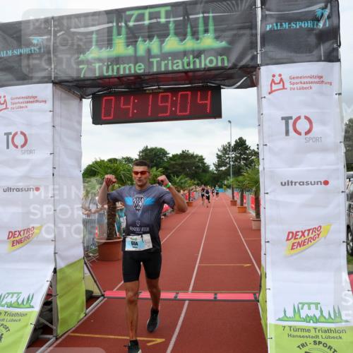 15.06.2025 - 7 Türme Triathlon Michael Strokosch http://msf.ph/oto/7985784 15.06.2025 14:19:04 Ziel 604 meine-sportfotos.de