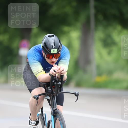 15.06.2025 - 7 Türme Triathlon Yannick Fuchs http://msf.ph/oto/7985790 15.06.2025 11:40:48 Radfahren 214, 292 meine-sportfotos.de