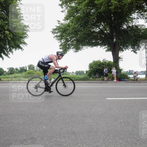 15.06.2025 - 7 Türme Triathlon Yannick Fuchs http://msf.ph/oto/7985800 15.06.2025 11:39:07 Radfahren 200, 201, 210 meine-sportfotos.de