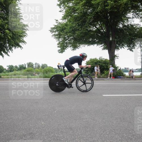 15.06.2025 - 7 Türme Triathlon Yannick Fuchs http://msf.ph/oto/7985833 15.06.2025 11:41:03 Radfahren 329, 333 meine-sportfotos.de