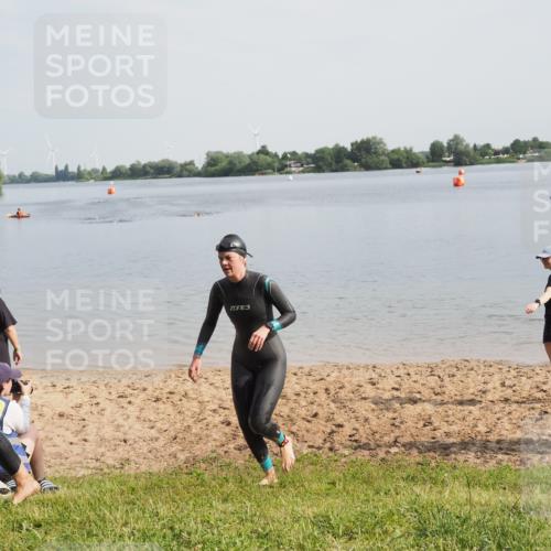 21.06.2025 - 27. Vierlanden-Triathlon MichiJ http://msf.ph/oto/7985856 15.06.2026 09:10:27 Schwimmen 213, 218, 250 meine-sportfotos.de