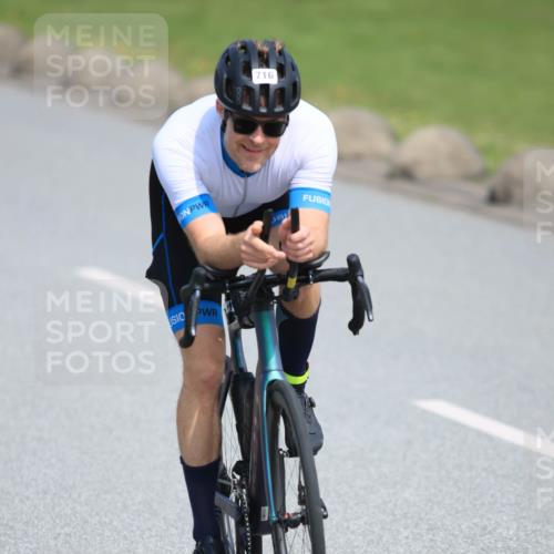 15.06.2025 - 27. Vierlanden-Triathlon H.Heesch http://msf.ph/oto/7985866 15.06.2025 11:32:40 Radfahren 716 meine-sportfotos.de