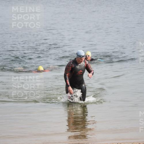 21.06.2025 - 27. Vierlanden-Triathlon MichiJ http://msf.ph/oto/7985880 15.06.2026 09:11:47 Schwimmen 245 meine-sportfotos.de