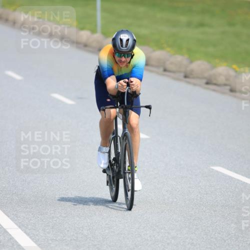 15.06.2025 - 27. Vierlanden-Triathlon H.Heesch http://msf.ph/oto/7985884 15.06.2025 11:32:48 Radfahren 718, 744, 771 meine-sportfotos.de