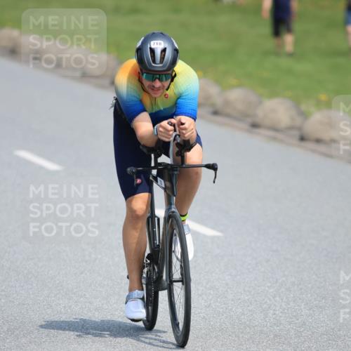 15.06.2025 - 27. Vierlanden-Triathlon H.Heesch http://msf.ph/oto/7985893 15.06.2025 11:32:49 Radfahren 718, 744, 771 meine-sportfotos.de