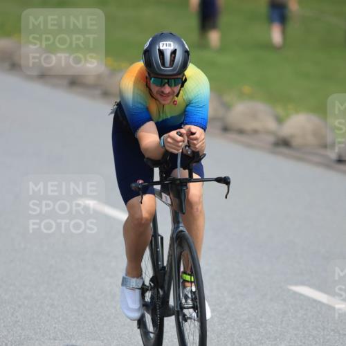 15.06.2025 - 27. Vierlanden-Triathlon H.Heesch http://msf.ph/oto/7985901 15.06.2025 11:32:49 Radfahren 718, 744, 771 meine-sportfotos.de