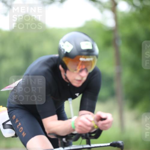 15.06.2025 - 7 Türme Triathlon Yannick Fuchs http://msf.ph/oto/7985923 15.06.2025 11:41:03 Radfahren 329, 333 meine-sportfotos.de