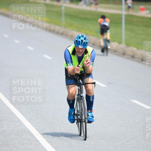 15.06.2025 - 27. Vierlanden-Triathlon H.Heesch http://msf.ph/oto/7985936 15.06.2025 11:33:05 Radfahren 173, 755, 757, 950 meine-sportfotos.de