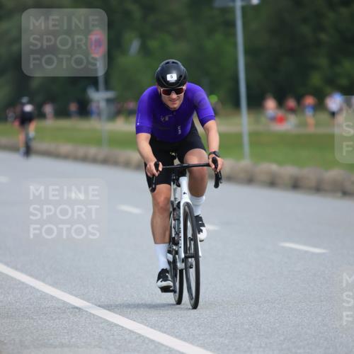 15.06.2025 - 27. Vierlanden-Triathlon H.Heesch http://msf.ph/oto/7985943 15.06.2025 11:06:26 Radfahren 5, 128, 539, 774 meine-sportfotos.de