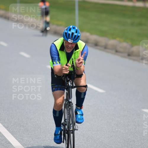 15.06.2025 - 27. Vierlanden-Triathlon H.Heesch http://msf.ph/oto/7985959 15.06.2025 11:33:05 Radfahren 173, 755, 757, 950 meine-sportfotos.de