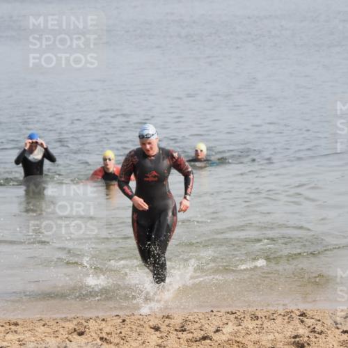 21.06.2025 - 27. Vierlanden-Triathlon MichiJ http://msf.ph/oto/7985960 15.06.2026 09:11:49 Schwimmen 245 meine-sportfotos.de