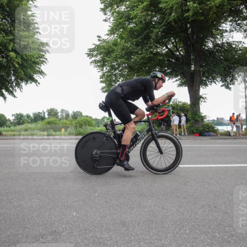15.06.2025 - 7 Türme Triathlon Yannick Fuchs http://msf.ph/oto/7985965 15.06.2025 11:44:59 Radfahren 202, 242, 255 meine-sportfotos.de