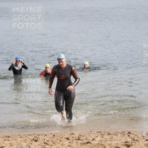 21.06.2025 - 27. Vierlanden-Triathlon MichiJ http://msf.ph/oto/7985974 15.06.2026 09:11:49 Schwimmen 245 meine-sportfotos.de