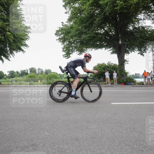 15.06.2025 - 7 Türme Triathlon Yannick Fuchs http://msf.ph/oto/7986002 15.06.2025 11:45:39 Radfahren 232, 245, 256, 260, 301 meine-sportfotos.de