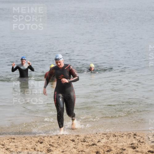 21.06.2025 - 27. Vierlanden-Triathlon MichiJ http://msf.ph/oto/7986006 15.06.2026 09:11:49 Schwimmen 245 meine-sportfotos.de
