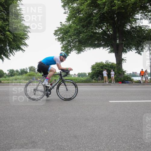 15.06.2025 - 7 Türme Triathlon Yannick Fuchs http://msf.ph/oto/7986009 15.06.2025 11:45:41 Radfahren 232, 245, 256, 260, 301 meine-sportfotos.de