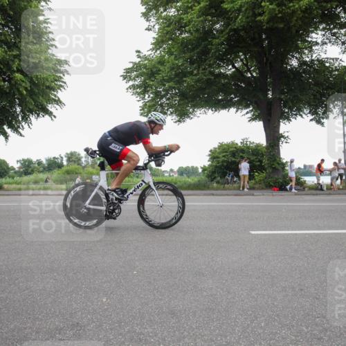 15.06.2025 - 7 Türme Triathlon Yannick Fuchs http://msf.ph/oto/7986015 15.06.2025 11:45:45 Radfahren 232, 245, 301 meine-sportfotos.de