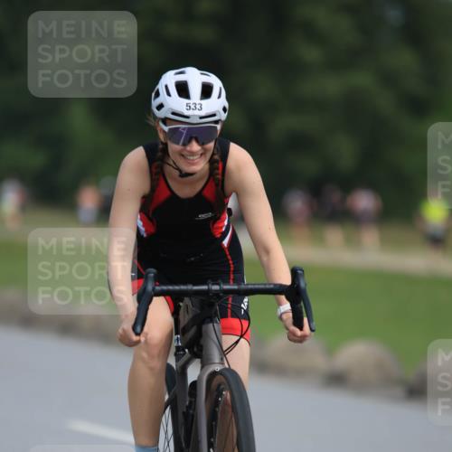 15.06.2025 - 27. Vierlanden-Triathlon H.Heesch http://msf.ph/oto/7986018 15.06.2025 11:06:42 Radfahren 21, 533, 593 meine-sportfotos.de