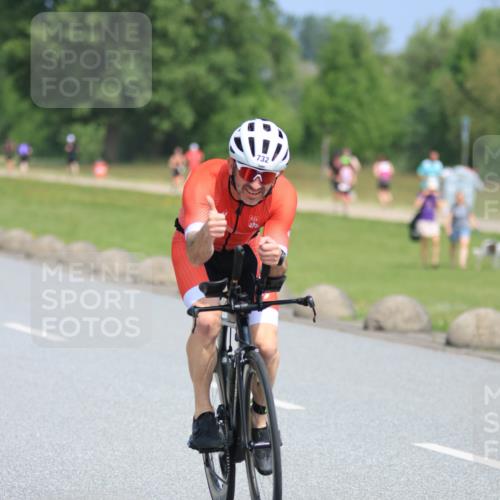 15.06.2025 - 27. Vierlanden-Triathlon H.Heesch http://msf.ph/oto/7986043 15.06.2025 11:33:25 Radfahren 157, 732 meine-sportfotos.de