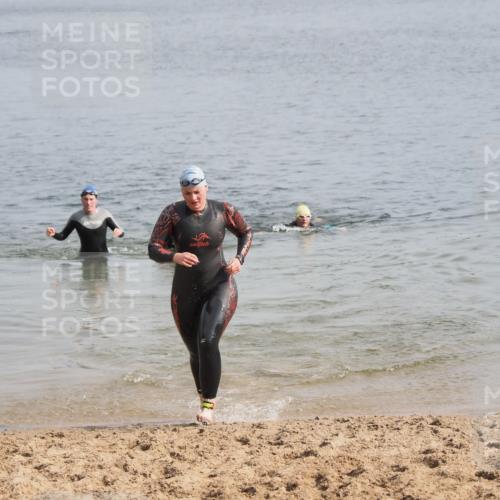 21.06.2025 - 27. Vierlanden-Triathlon MichiJ http://msf.ph/oto/7986044 15.06.2026 09:11:50 Schwimmen 245 meine-sportfotos.de