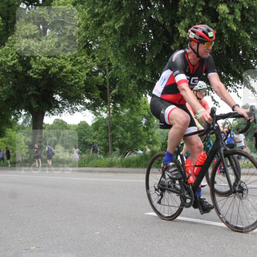 15.06.2025 - 7 Türme Triathlon Yannick Fuchs http://msf.ph/oto/7986051 15.06.2025 13:49:14 Radfahren  meine-sportfotos.de