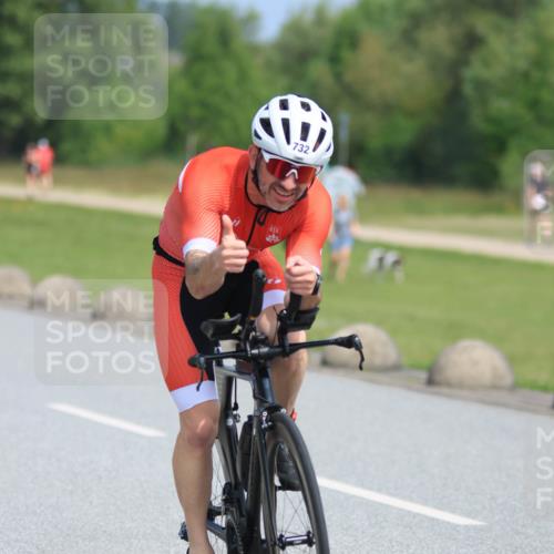 15.06.2025 - 27. Vierlanden-Triathlon H.Heesch http://msf.ph/oto/7986060 15.06.2025 11:33:25 Radfahren 157, 732 meine-sportfotos.de