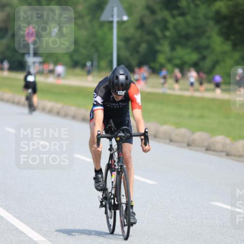 15.06.2025 - 27. Vierlanden-Triathlon H.Heesch http://msf.ph/oto/7986096 15.06.2025 11:33:27 Radfahren 157, 732 meine-sportfotos.de