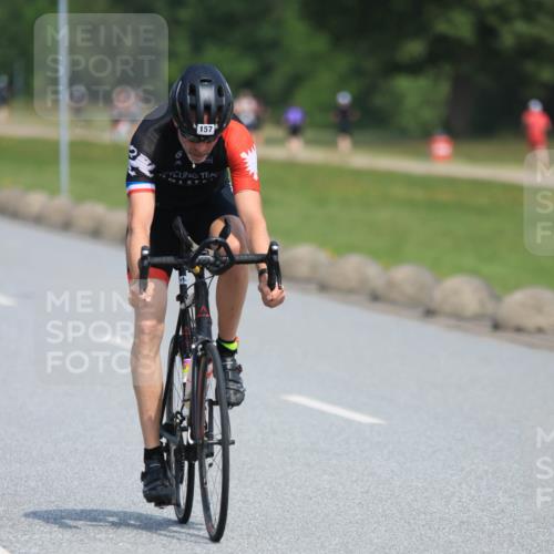 15.06.2025 - 27. Vierlanden-Triathlon H.Heesch http://msf.ph/oto/7986109 15.06.2025 11:33:28 Radfahren 157, 229, 732 meine-sportfotos.de