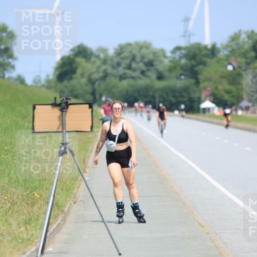 15.06.2025 - 27. Vierlanden-Triathlon H.Heesch http://msf.ph/oto/7986113 15.06.2025 11:33:30 Radfahren 157, 229 meine-sportfotos.de