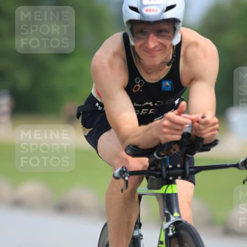 15.06.2025 - 27. Vierlanden-Triathlon H.Heesch http://msf.ph/oto/7986116 15.06.2025 11:07:20 Radfahren 11, 162 meine-sportfotos.de