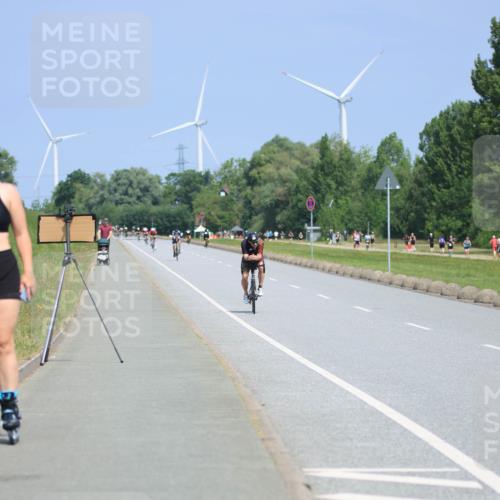 15.06.2025 - 27. Vierlanden-Triathlon H.Heesch http://msf.ph/oto/7986119 15.06.2025 11:33:38 Radfahren 150, 229 meine-sportfotos.de
