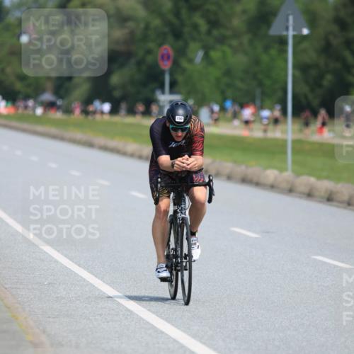 15.06.2025 - 27. Vierlanden-Triathlon H.Heesch http://msf.ph/oto/7986127 15.06.2025 11:33:40 Radfahren 150, 229, 238, 661 meine-sportfotos.de
