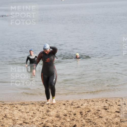 21.06.2025 - 27. Vierlanden-Triathlon MichiJ http://msf.ph/oto/7986130 15.06.2026 09:11:50 Schwimmen 245 meine-sportfotos.de