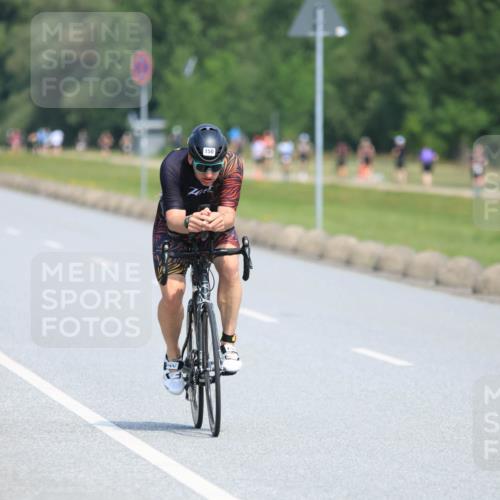 15.06.2025 - 27. Vierlanden-Triathlon H.Heesch http://msf.ph/oto/7986134 15.06.2025 11:33:40 Radfahren 150, 229, 238, 661 meine-sportfotos.de