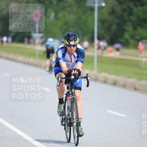 15.06.2025 - 27. Vierlanden-Triathlon H.Heesch http://msf.ph/oto/7986159 15.06.2025 11:33:46 Radfahren 238, 661, 692 meine-sportfotos.de