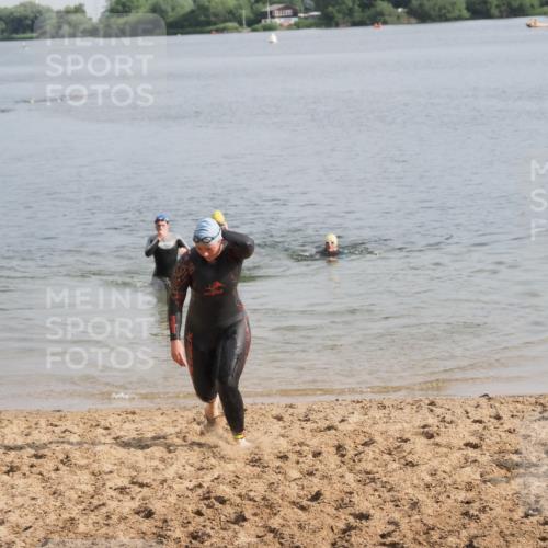 21.06.2025 - 27. Vierlanden-Triathlon MichiJ http://msf.ph/oto/7986212 15.06.2026 09:11:51 Schwimmen 229, 245 meine-sportfotos.de